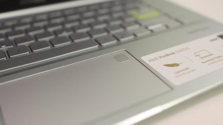 Asus servis Pendik arayışınıza hızlı ve ekonomik bir alternatif! Asus laptop tamiri, ekran değişimi ve anakart onarımı için uzman kadromuzla hizmetinizdeyiz.